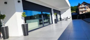 Razgled na okolico z balkon v hiši na Ptuju